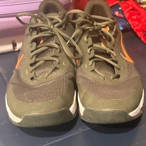 Men’s nike air max tr  trainers. Size 13